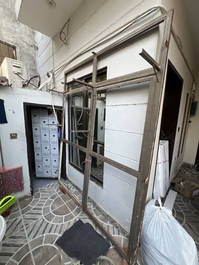 Shop DooR