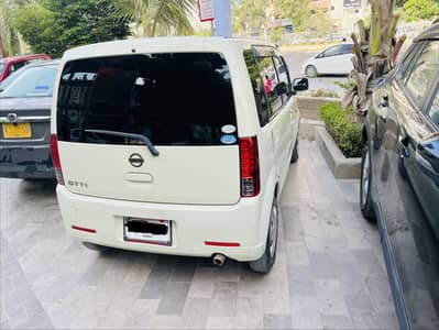 Nissan Otti model 2011 registered 2014