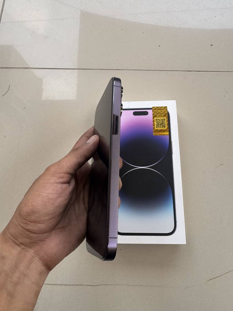 Apple iPhone 14 Pro Max 1