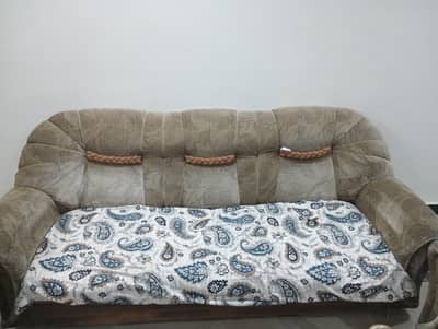 5-Seater Sofa Set with center Table
