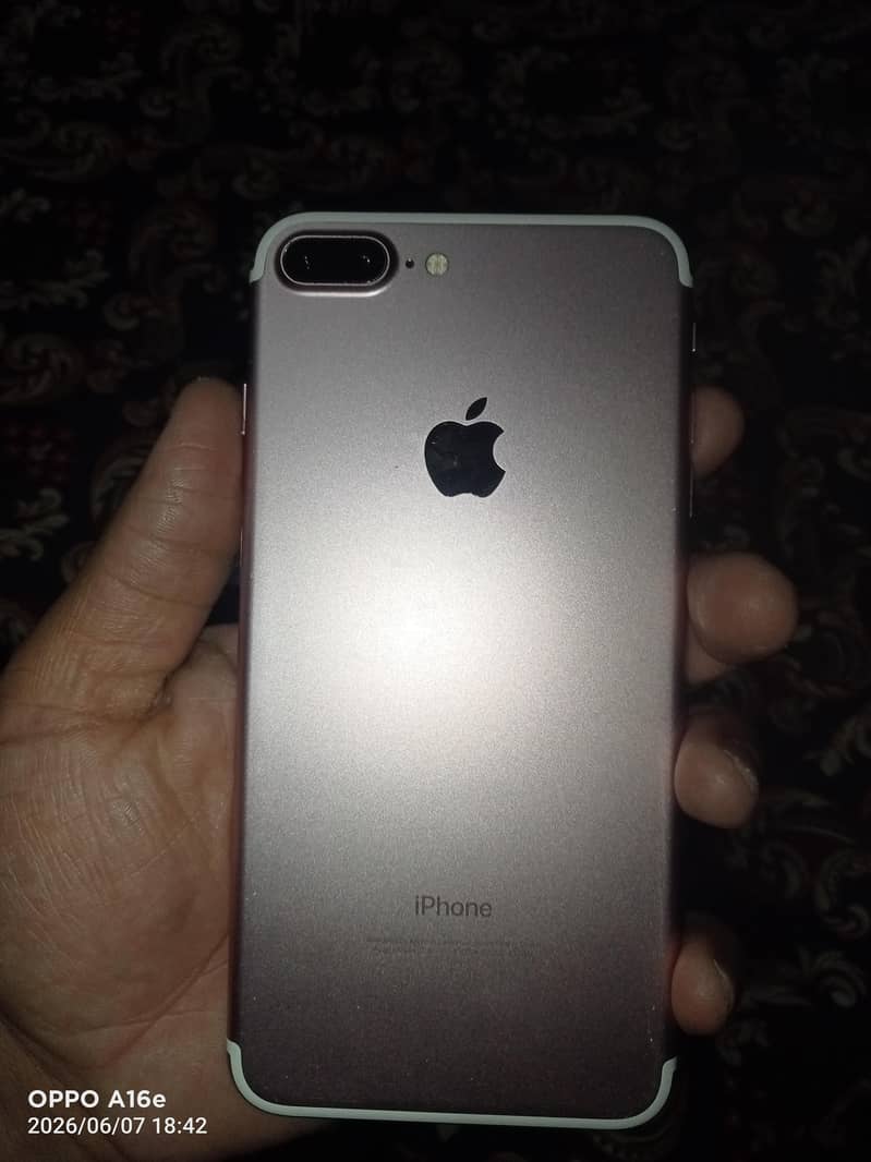 Apple iPhone 7 Plus 1