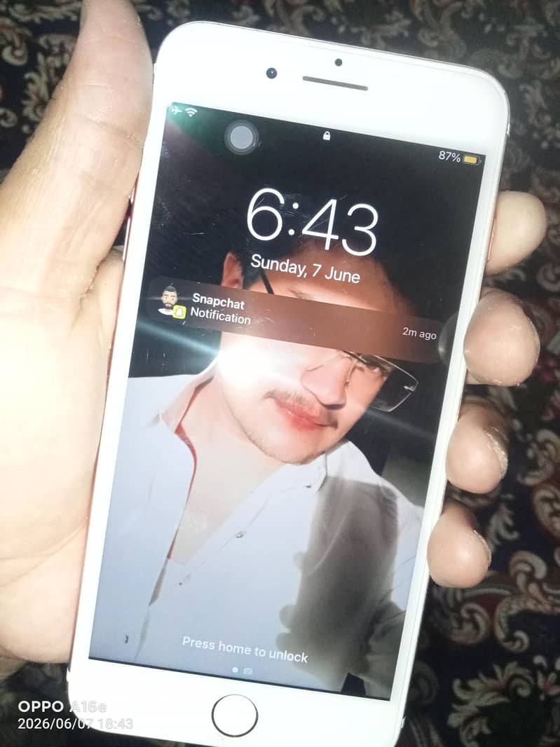 Apple iPhone 7 Plus 2