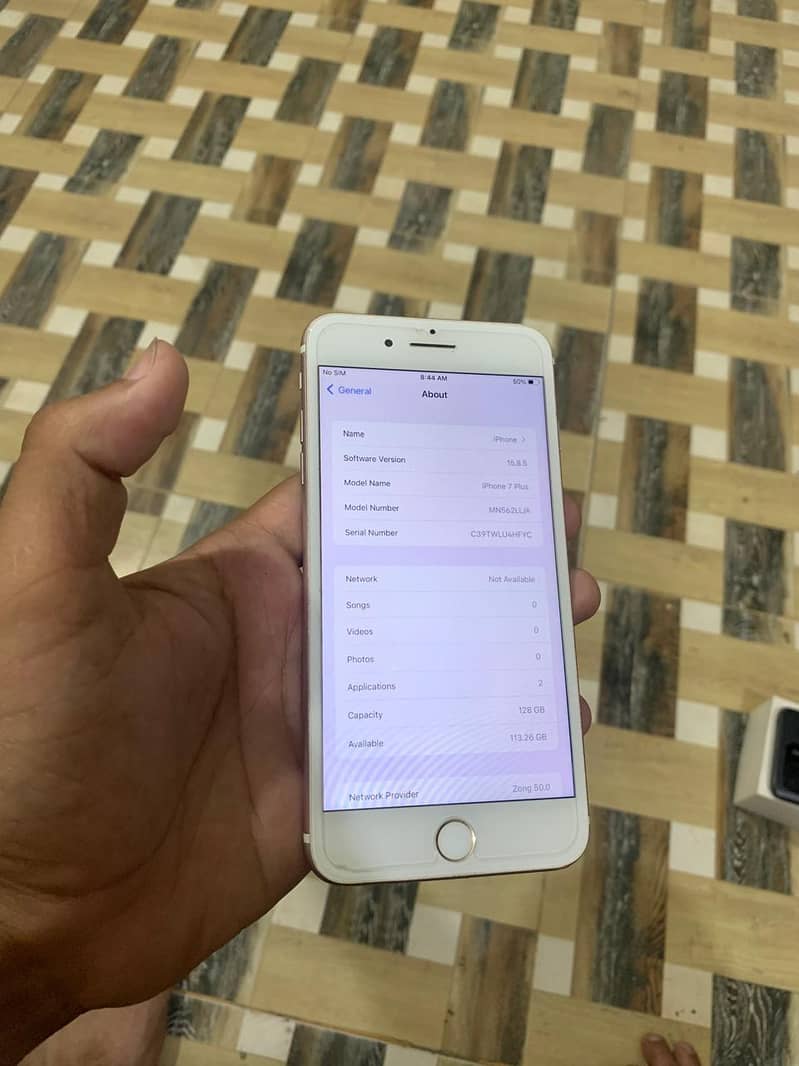 Apple iPhone 7 Plus 3