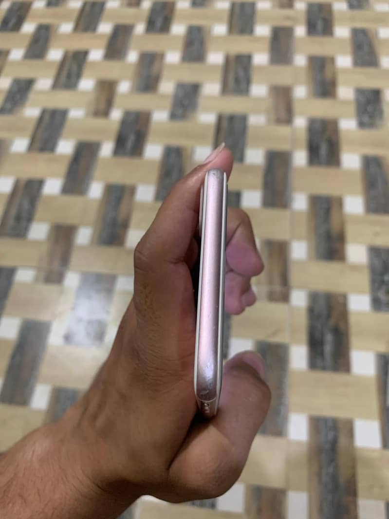 Apple iPhone 7 Plus 4