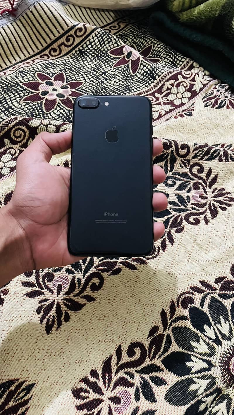 Apple iPhone 7 Plus 0