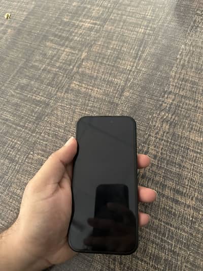 Apple iPhone 16