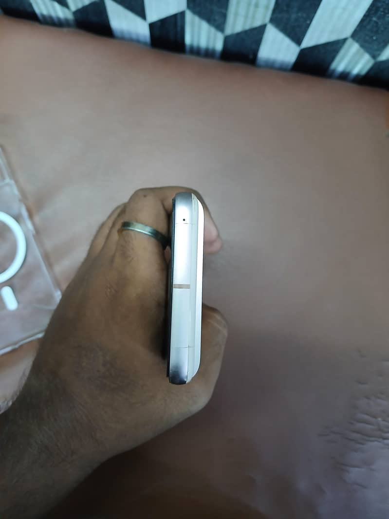 Google Pixel 8 3