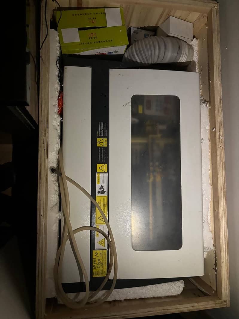 Laser cutting machine 1