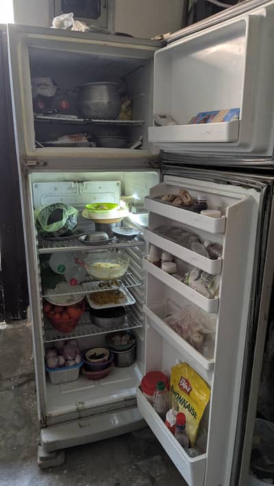 Dawlance fridge for sale in good working condition