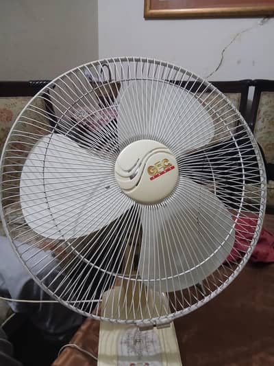 GFC Deluxe Model 18" Bracket Fan