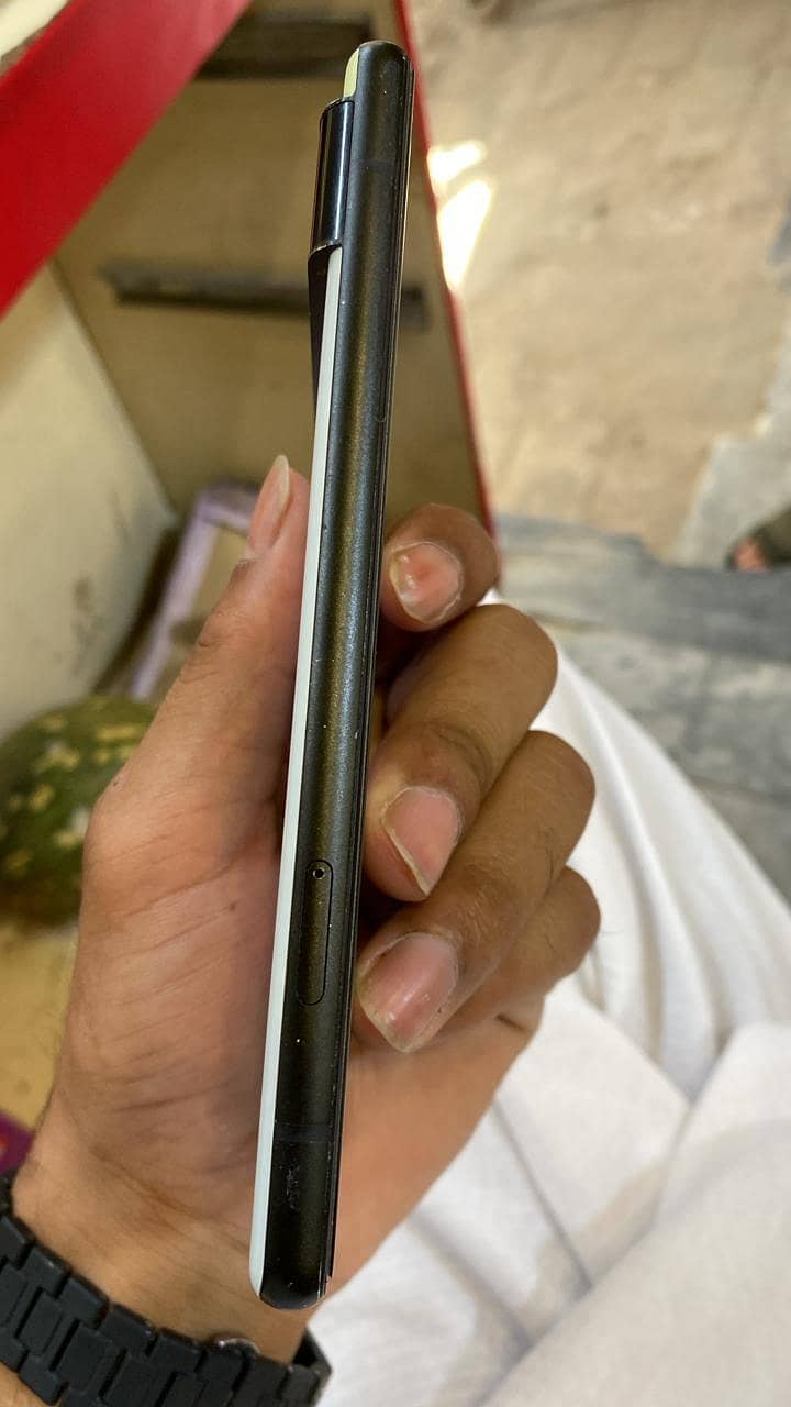 Google Pixel 6 4