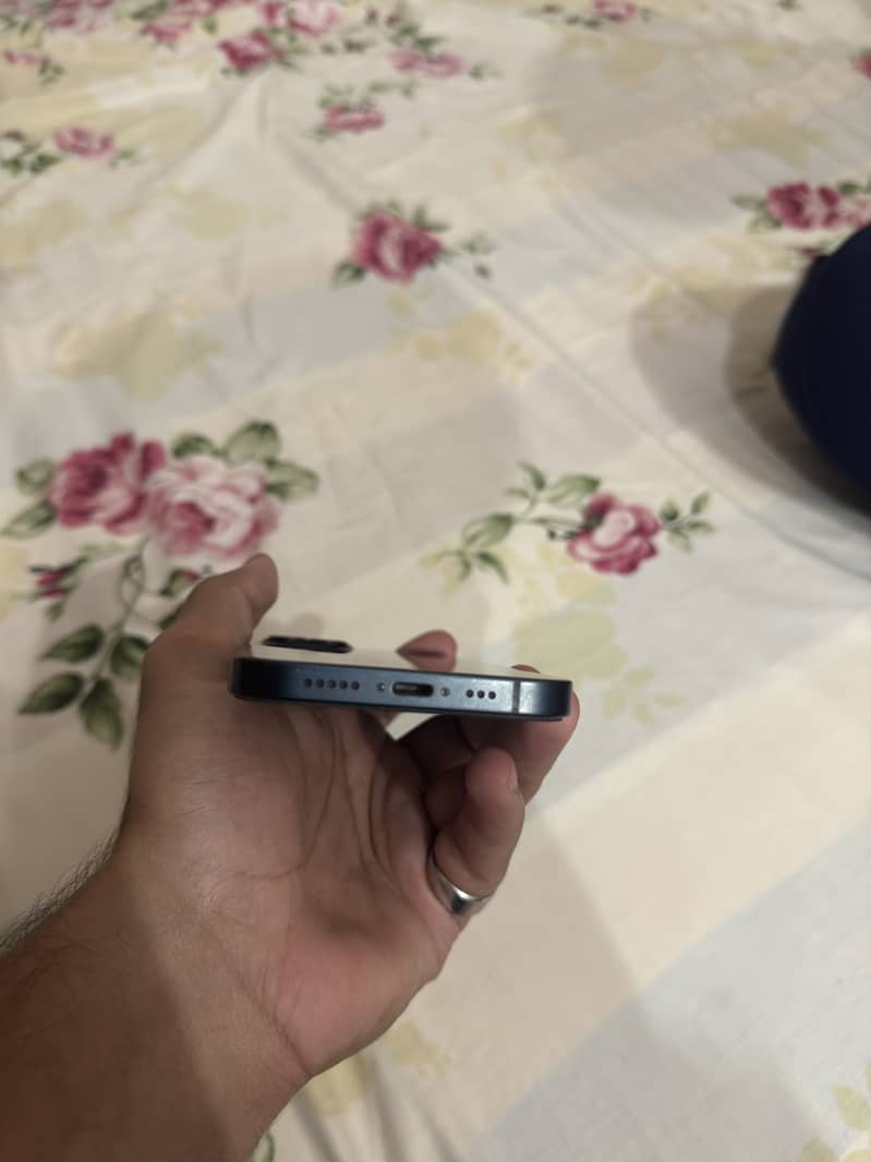 Apple iPhone 13 1