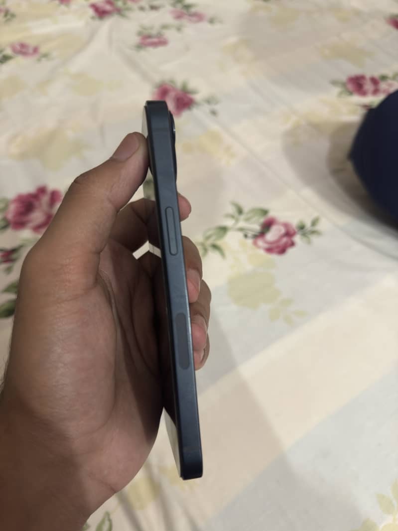 Apple iPhone 13 3