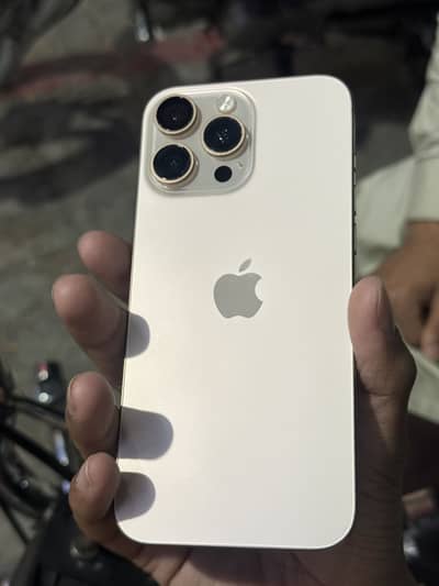 Apple iPhone 16 Pro Max