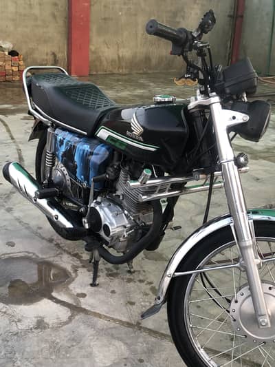 125 Special Addition. Black colour