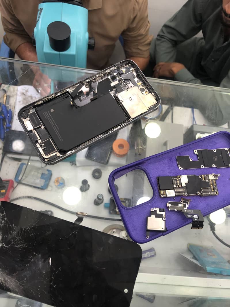 Iphone 14pro max 2