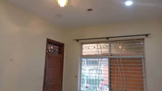 6 Marla Ground Portion / Floor For Rent in Phase 5B Ghauri Town