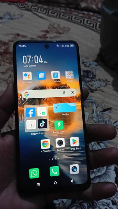 Infinix Hot 30 4/128 with box charger