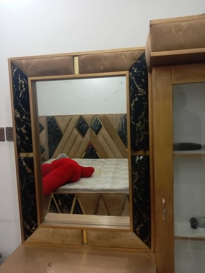 bed set with dressing 0