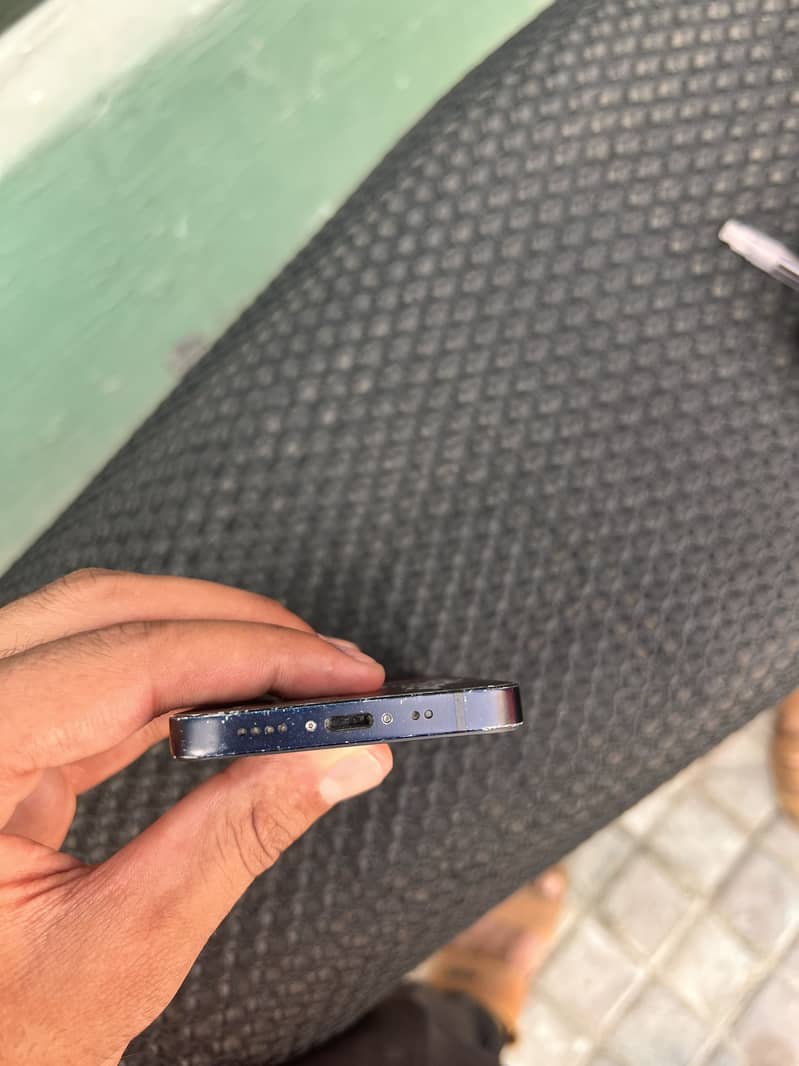 iPhone 12 mini 3