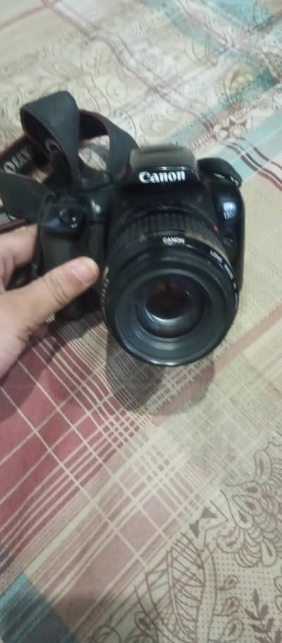 DSLR EDS 1300 Camera with 2 Lenzes