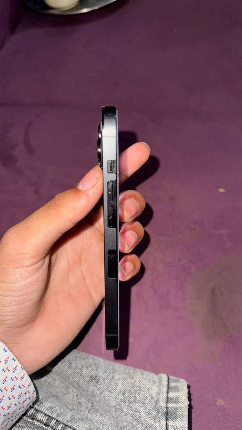 Apple iPhone 14 Pro 2