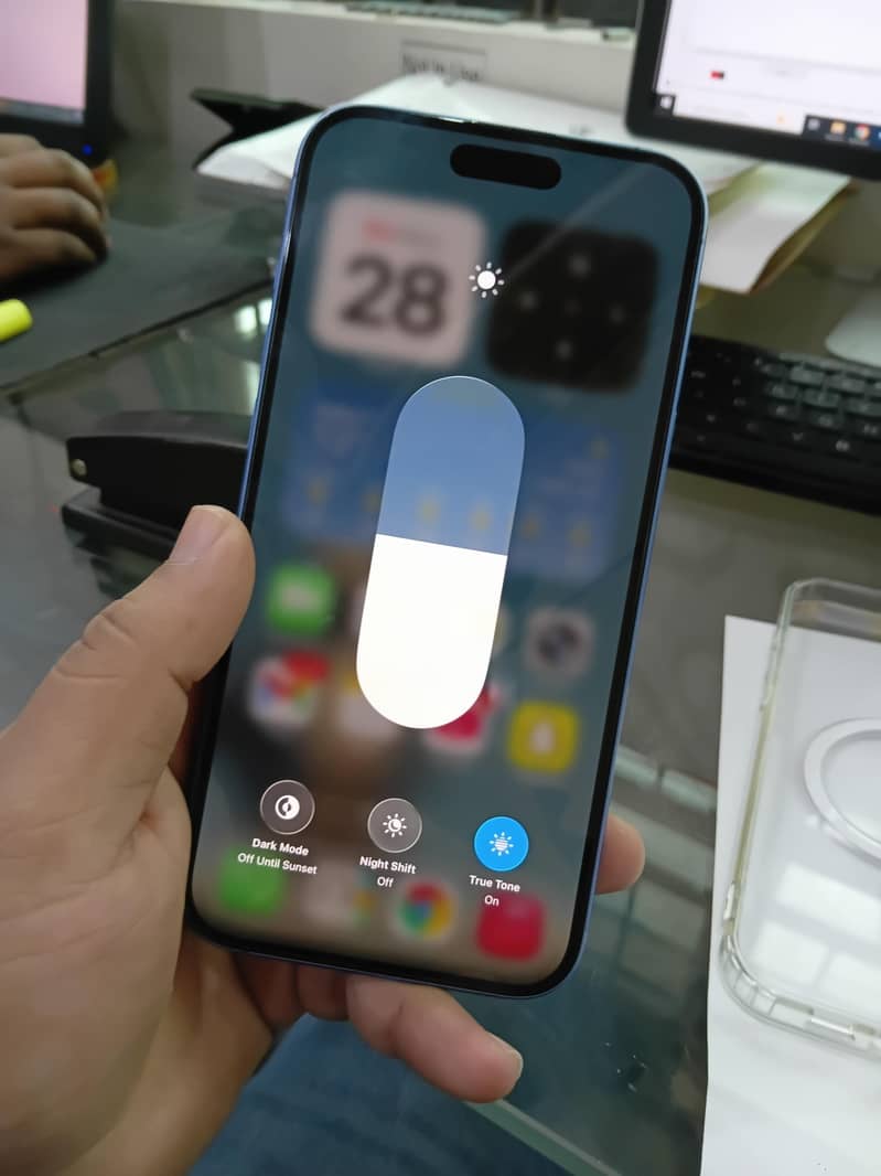 Apple iPhone 16 Plus 4