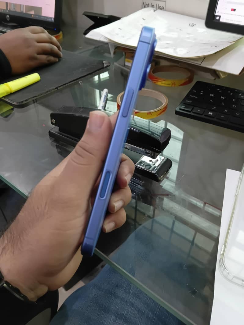Apple iPhone 16 Plus 6