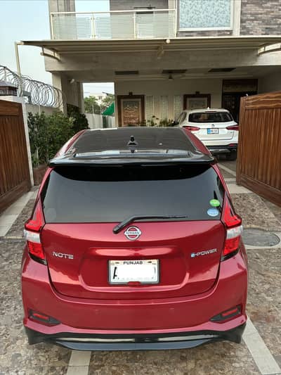 Nissan Note E Power Black Aura Edition 2018