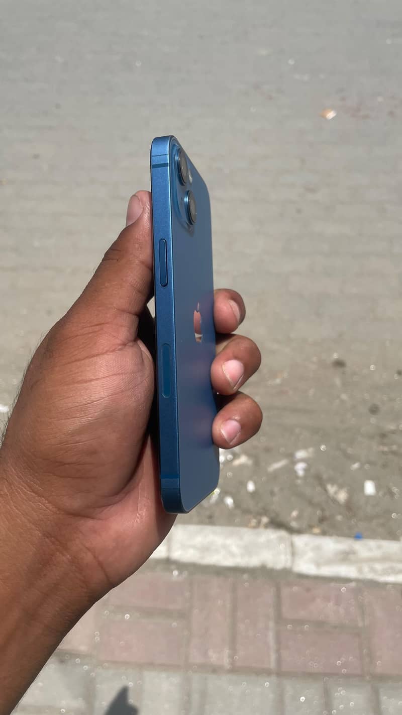 Apple iPhone 13 3
