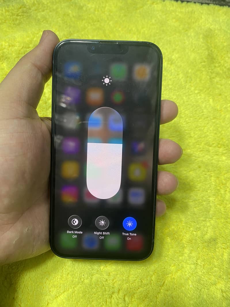 Apple iPhone 13 2