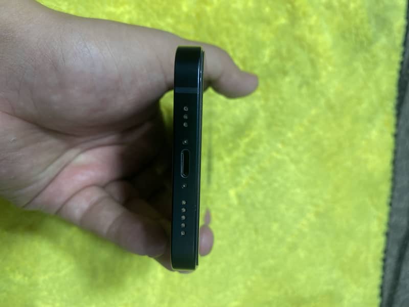 Apple iPhone 13 4