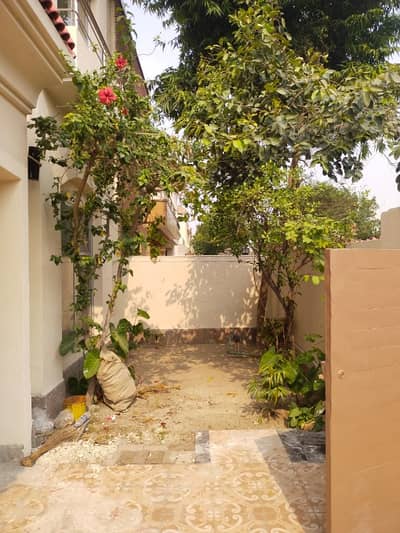 5 Marla beautiful modern house far rent in bahria Town Lahore