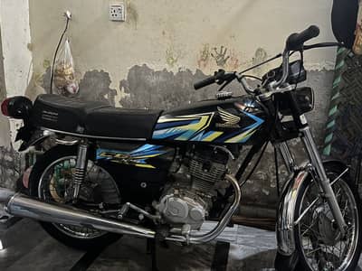 United 125