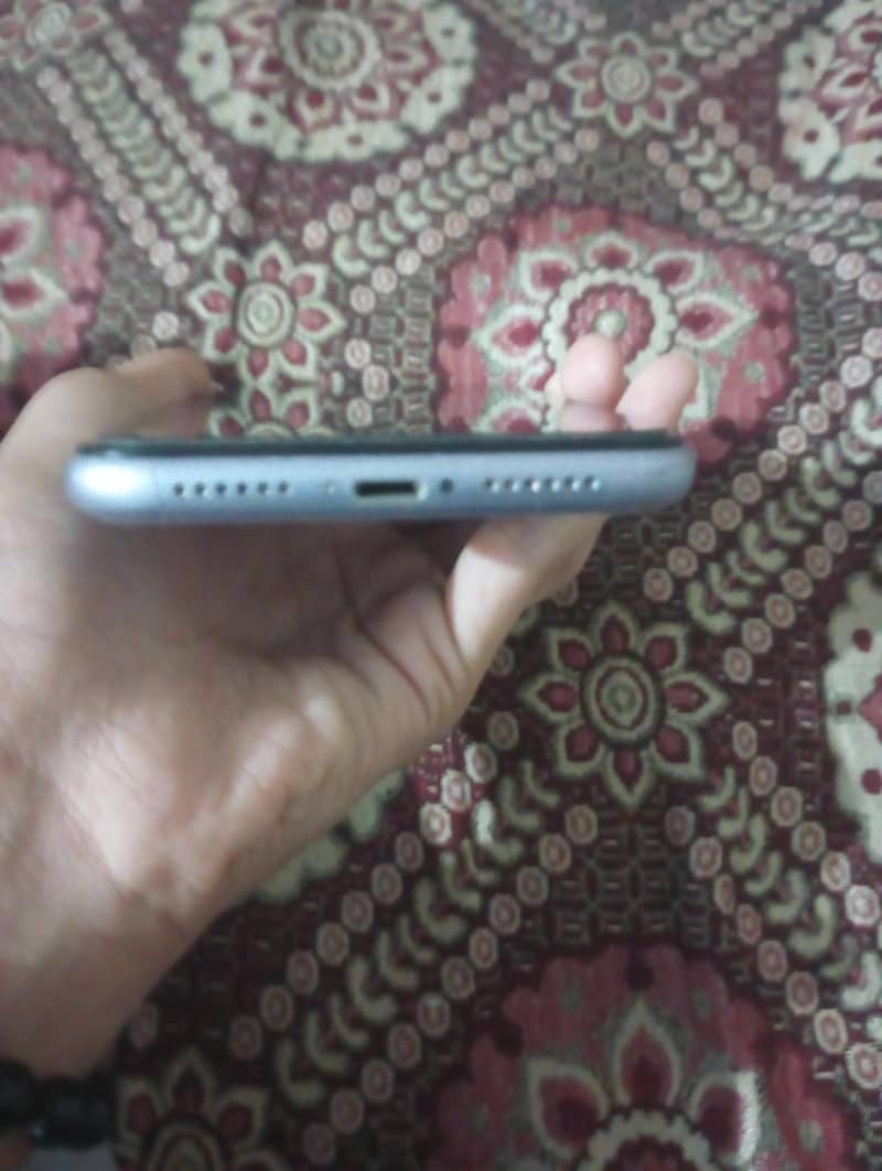 Apple iPhone 11 2