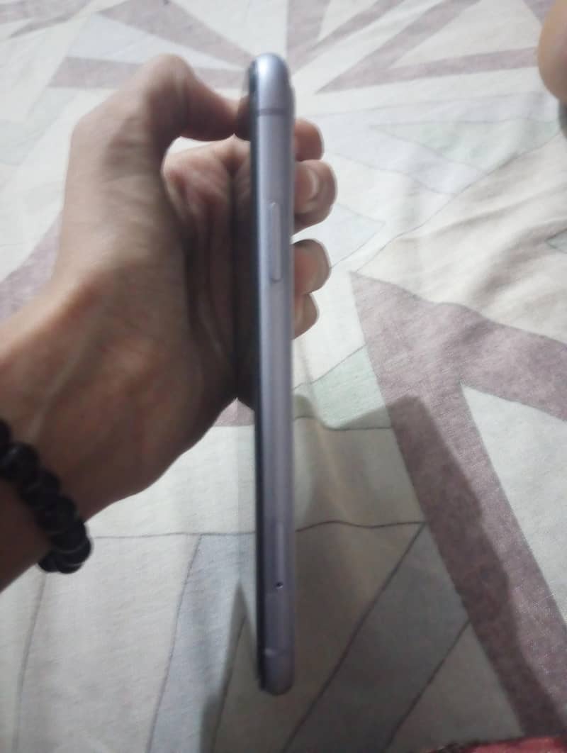 Apple iPhone 11 5
