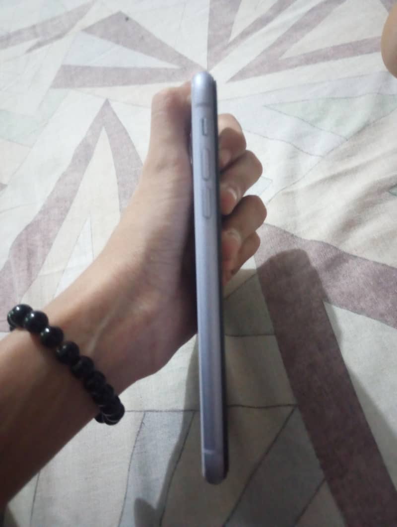 Apple iPhone 11 6