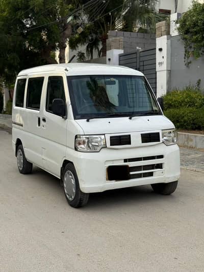 Nissan Clipper 2013
