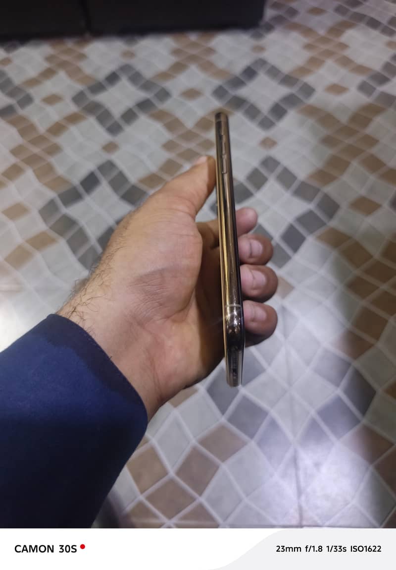 Apple iPhone 11 Pro 2
