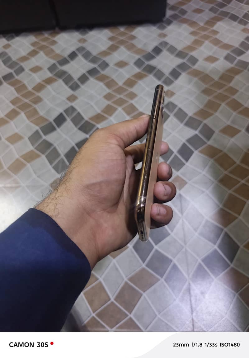 Apple iPhone 11 Pro 3