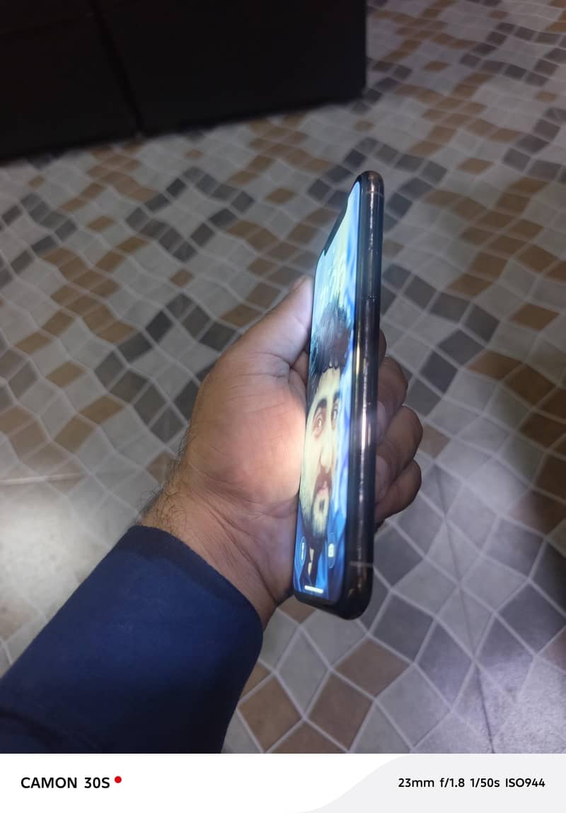 Apple iPhone 11 Pro 8