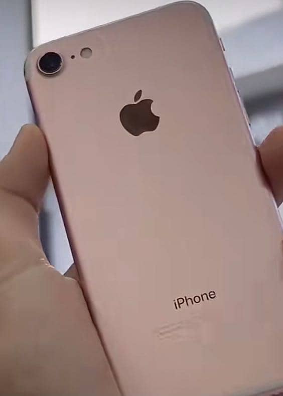 Apple iPhone 7 2