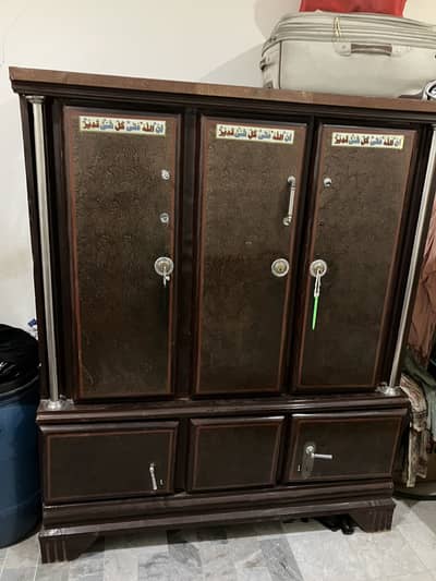 Cupboard 3 doors