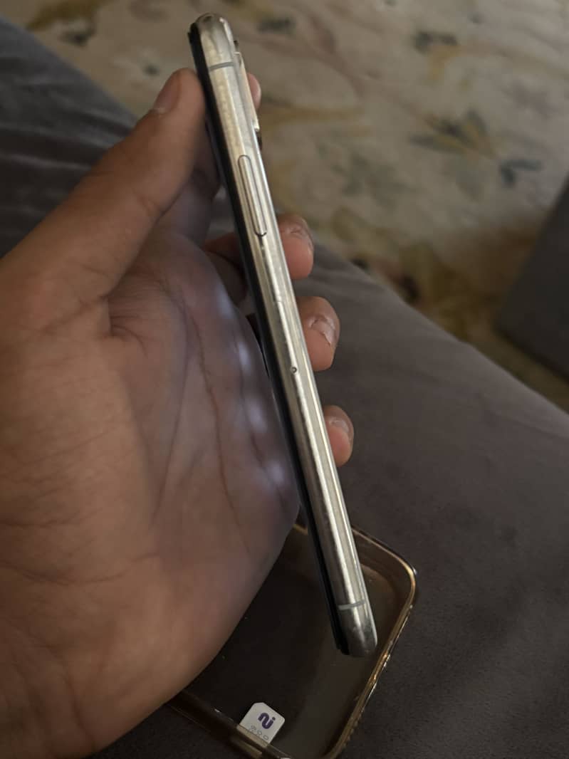 Apple iPhone X 3