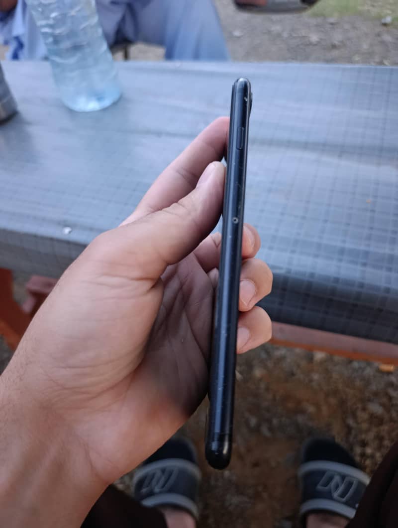Apple iPhone 7 Plus 3