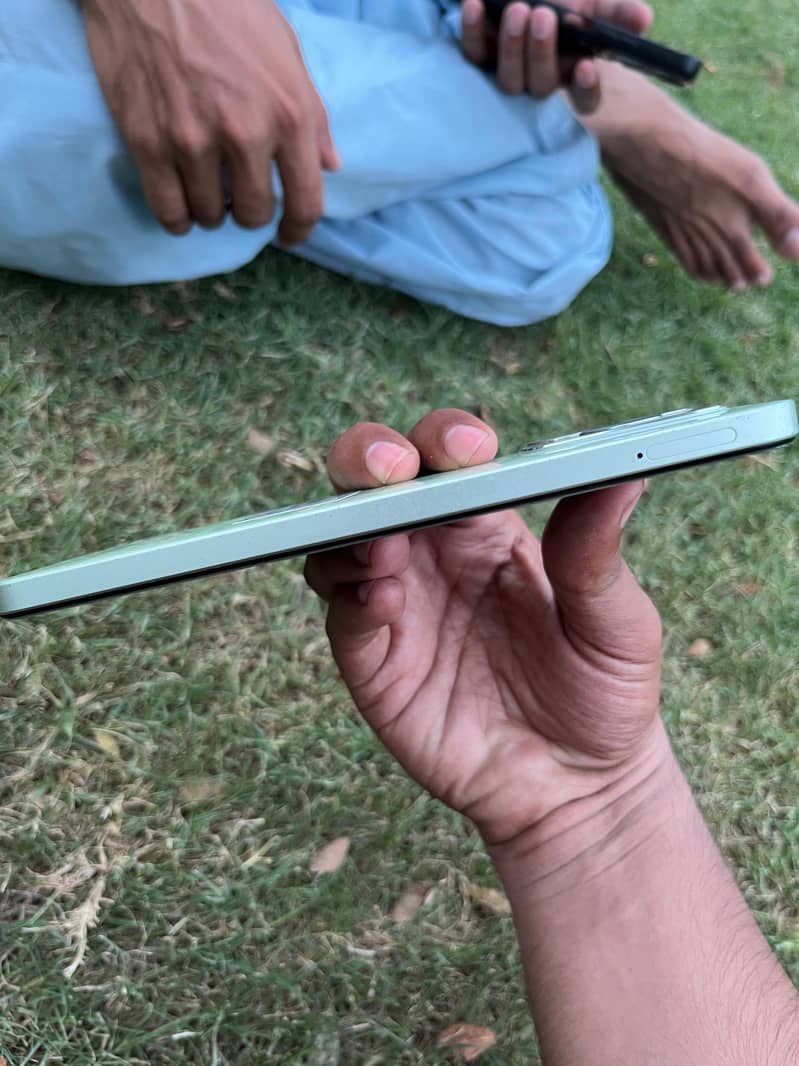 Realme C63 4