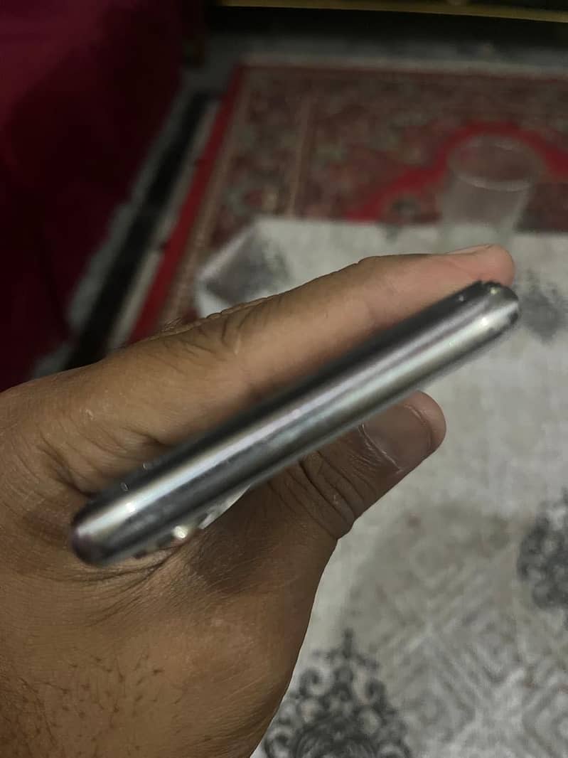 Apple iPhone X 0