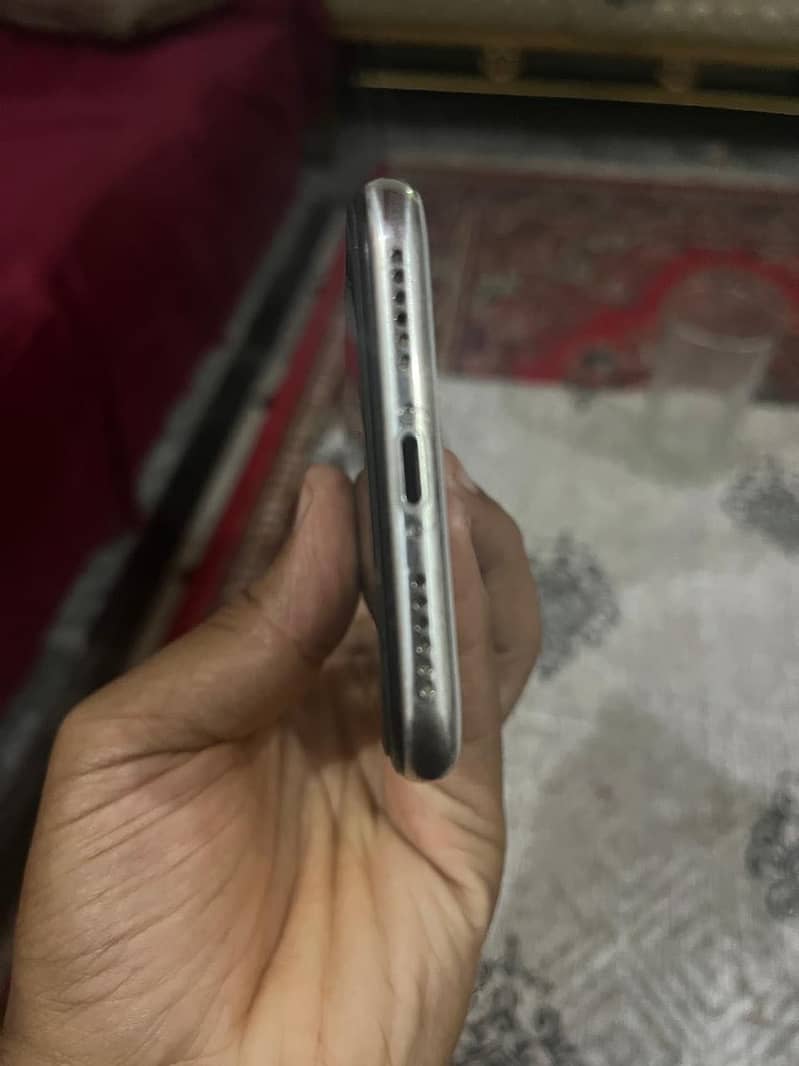 Apple iPhone X 6