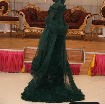 Elegant Emerald Green Net Maxi Gown – Party & Wedding Wear