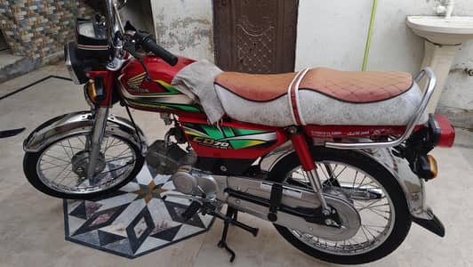Honda CD70 2022